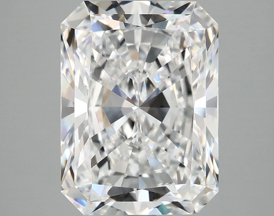 4.69 ct. radiant Lab Grown Diamond front image