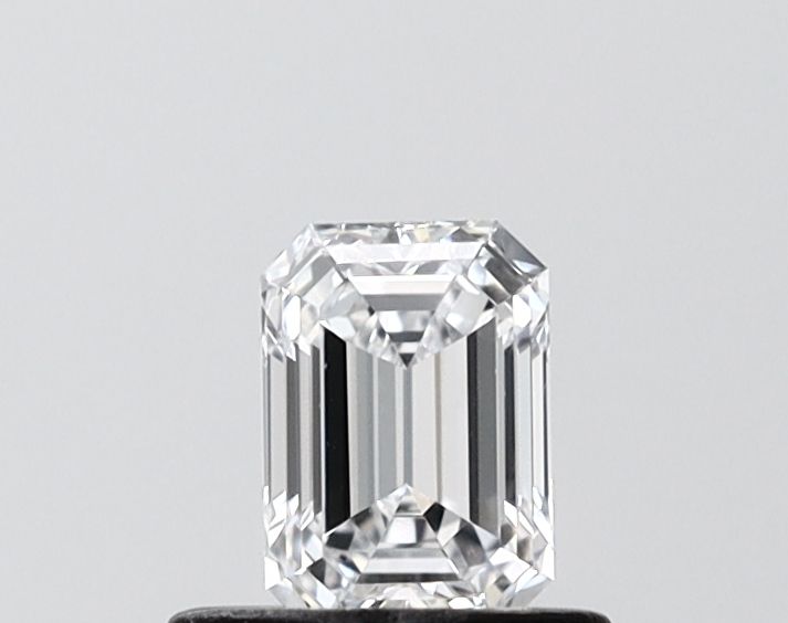 0.53 ct lab-grown Emerald Diamond