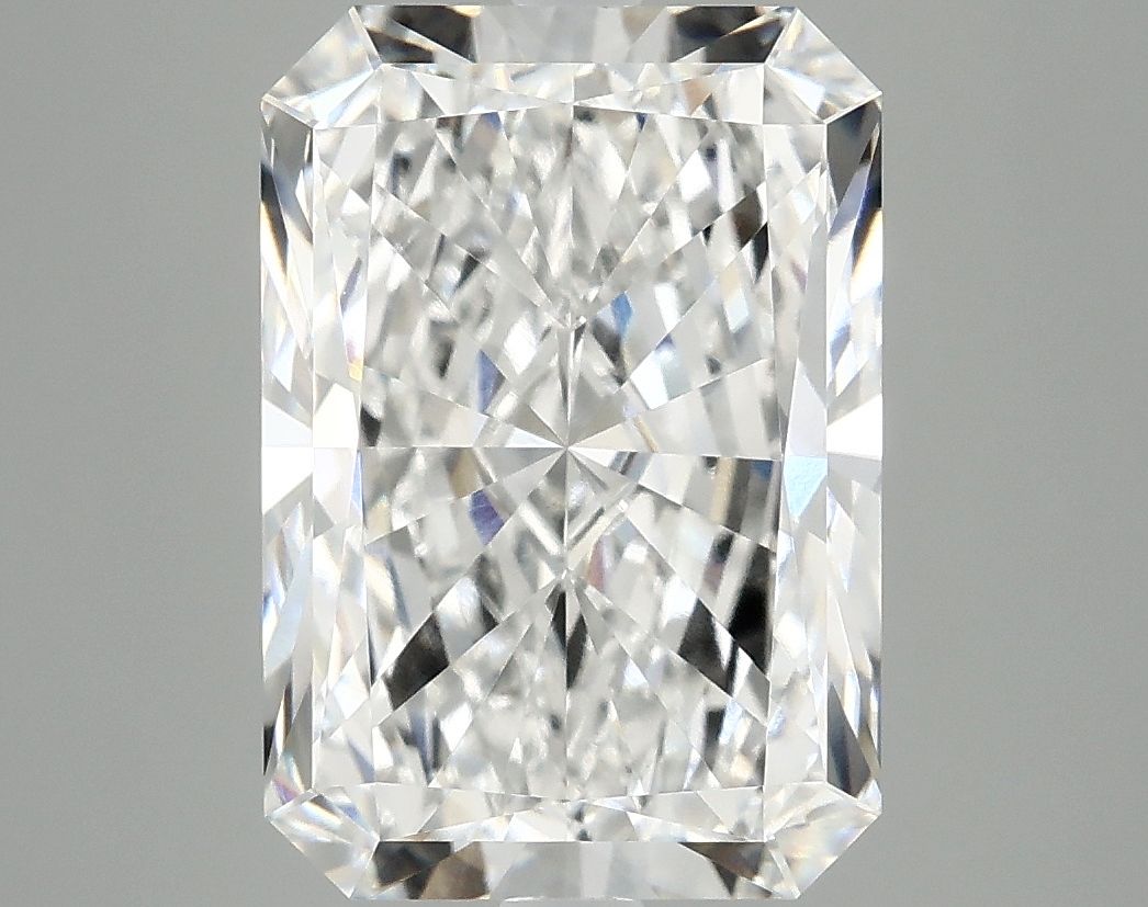 4.87 ct. radiant Lab Grown Diamond front image