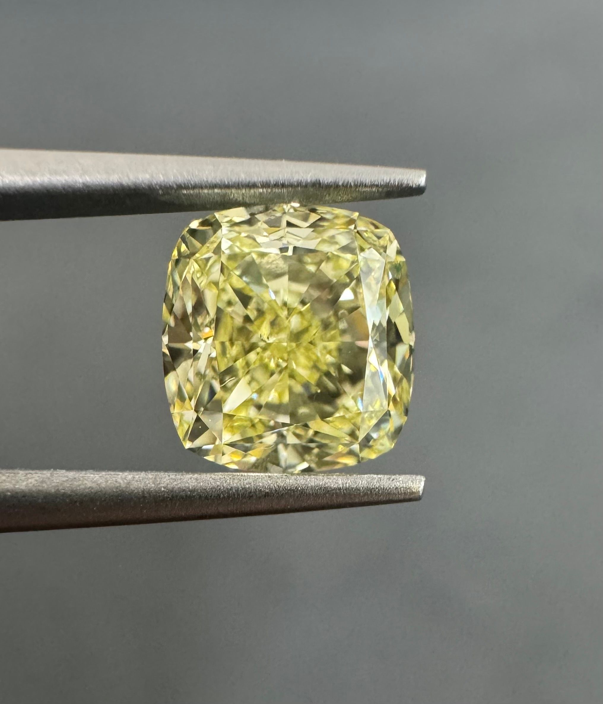 1.51 Carat Cushion brilliant Diamond Fancy  Yellow VS2
