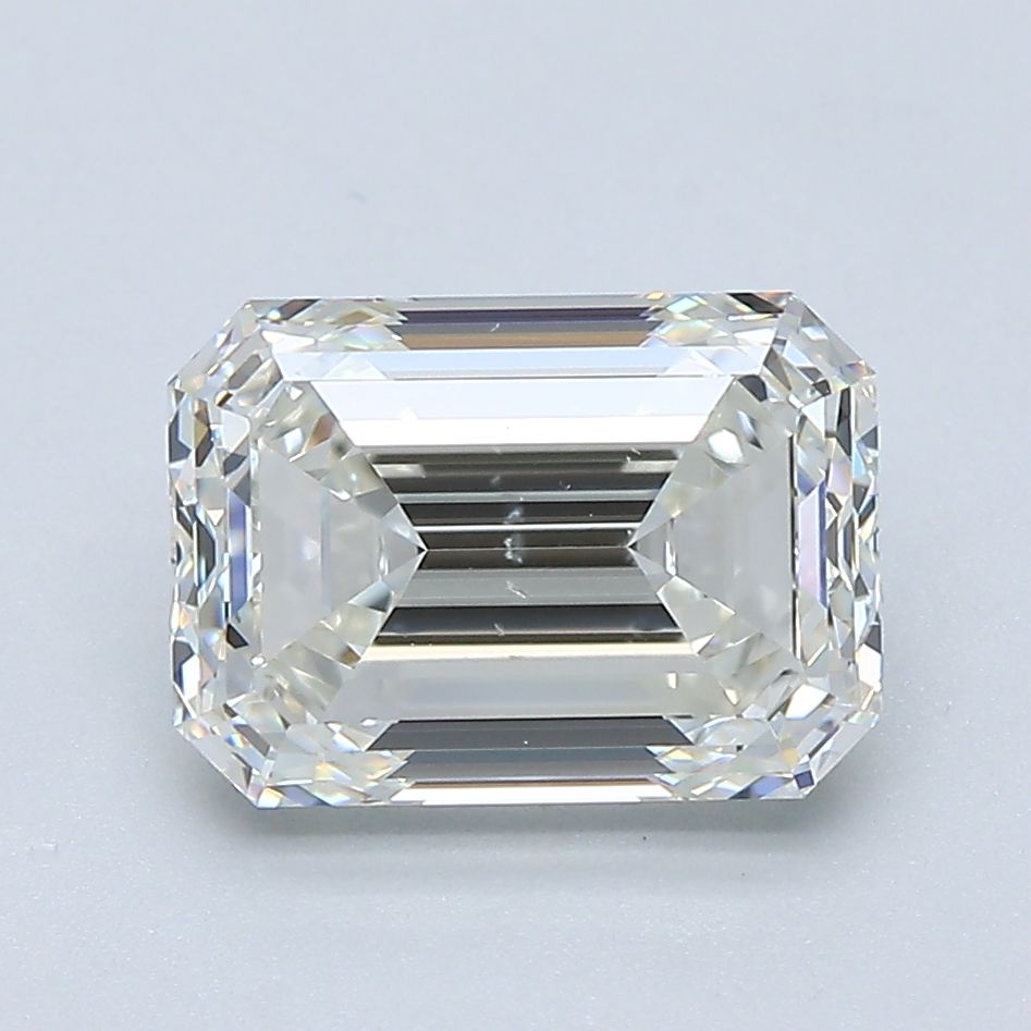 2.70 ct Emerald diamond