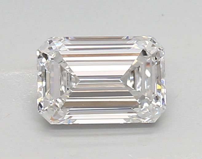 0.9 ct lab-grown Emerald Diamond