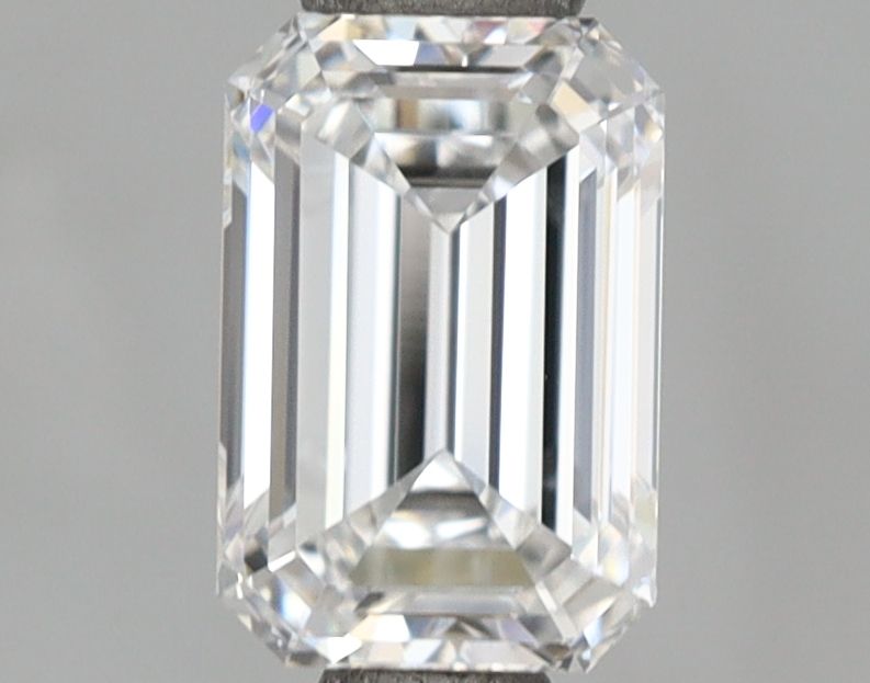1.03 ct. emerald Lab Grown Diamond front image