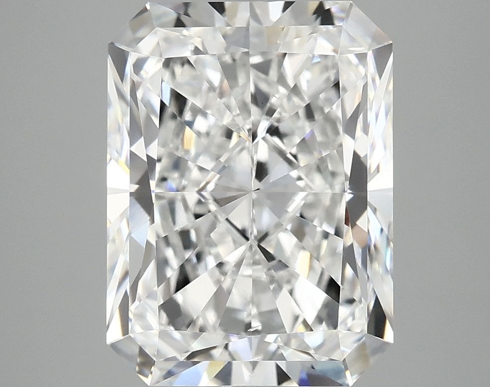 4.77 ct. radiant Lab Grown Diamond front image