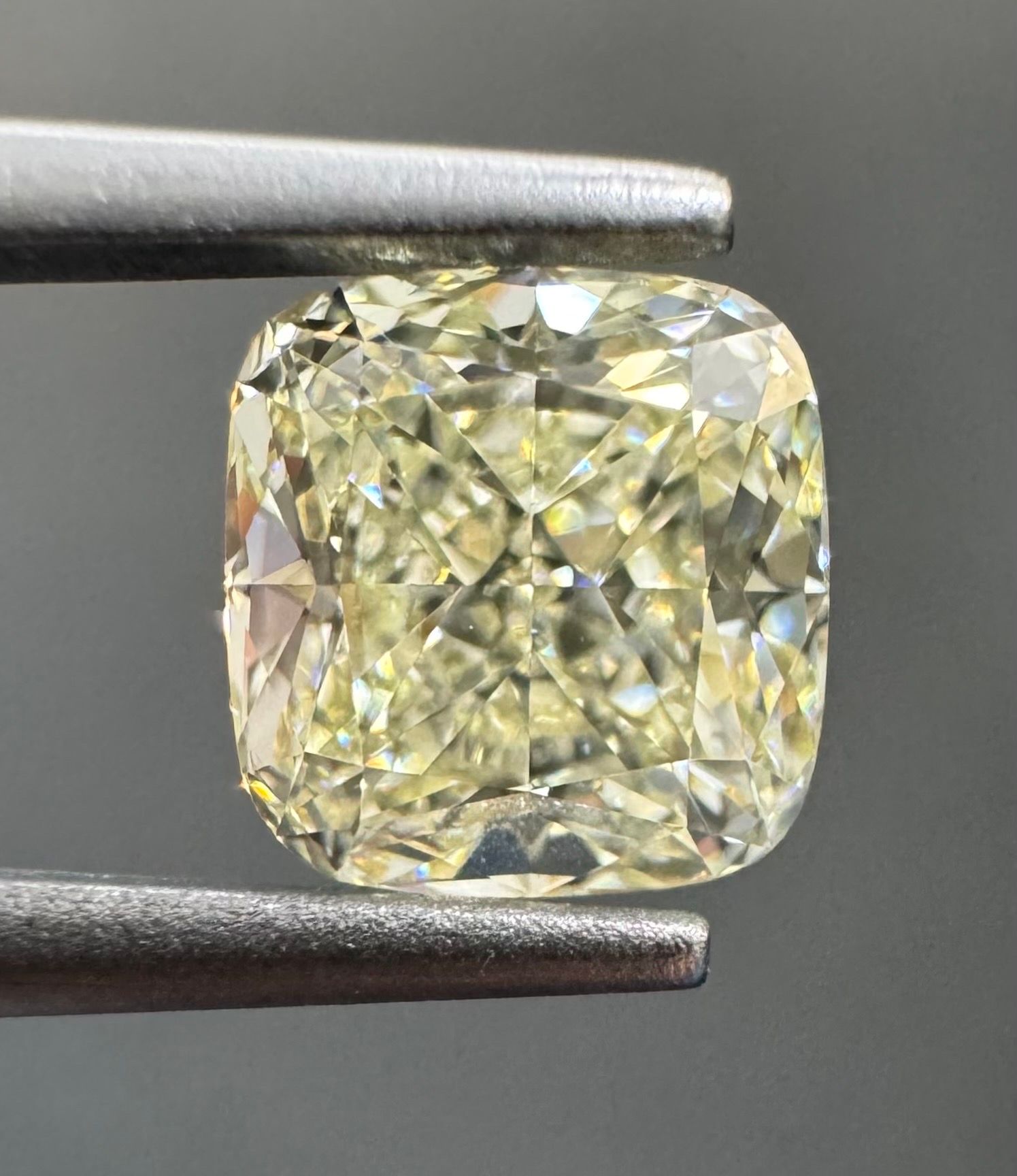 1.01 Carat Cushion brilliant Diamond L VS1