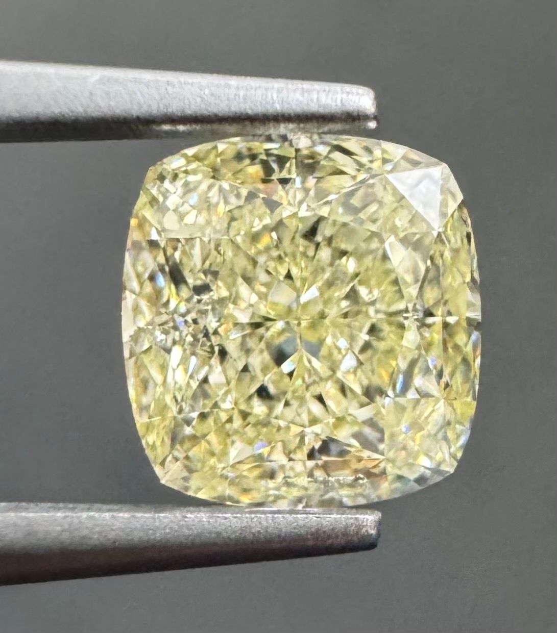 1.67 Carat Cushion brilliant Diamond M VS1