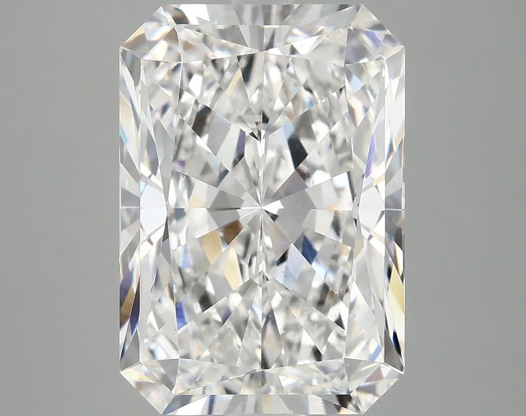 4.87 ct. radiant Lab Grown Diamond front image