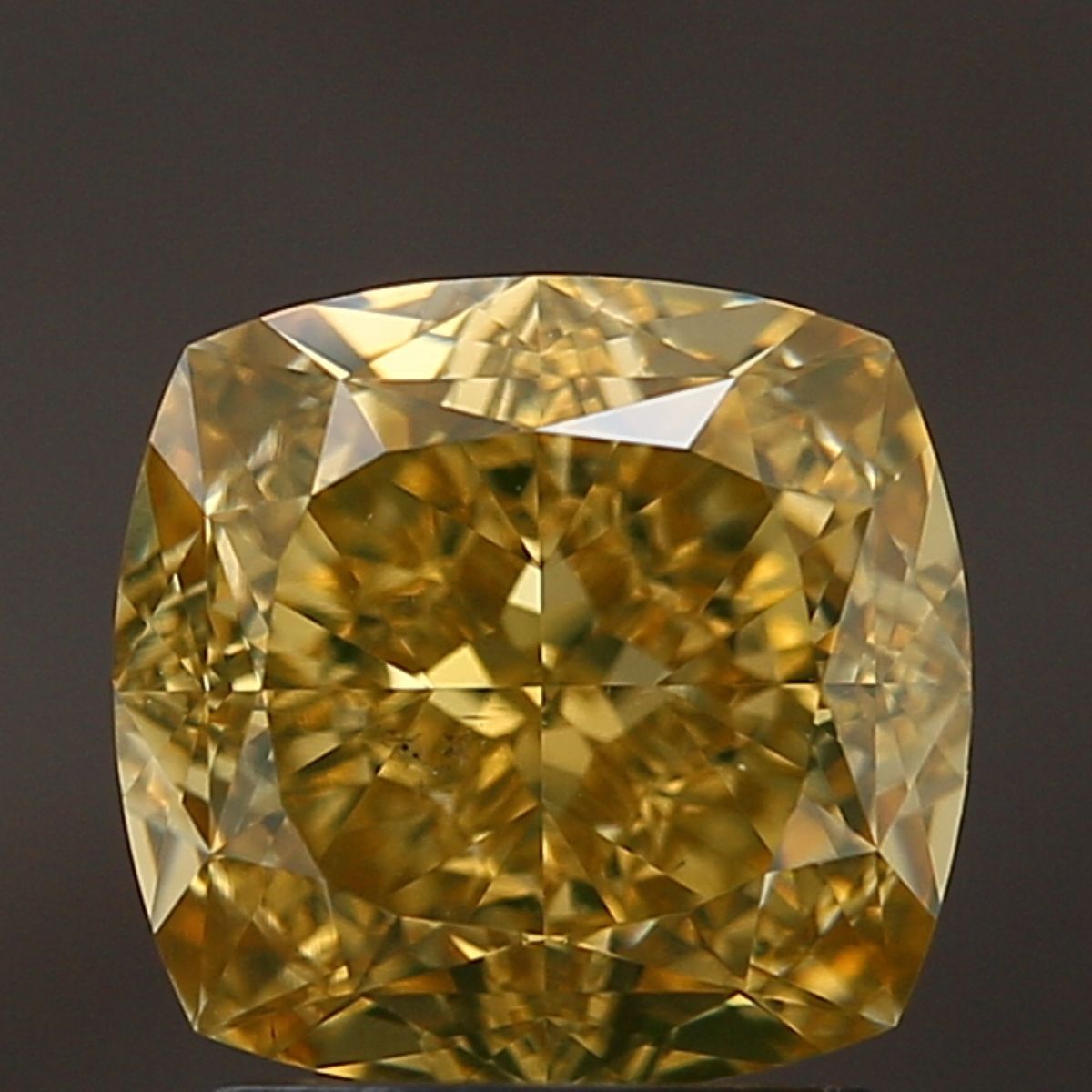 2.53 ct Cushion Brilliant diamond