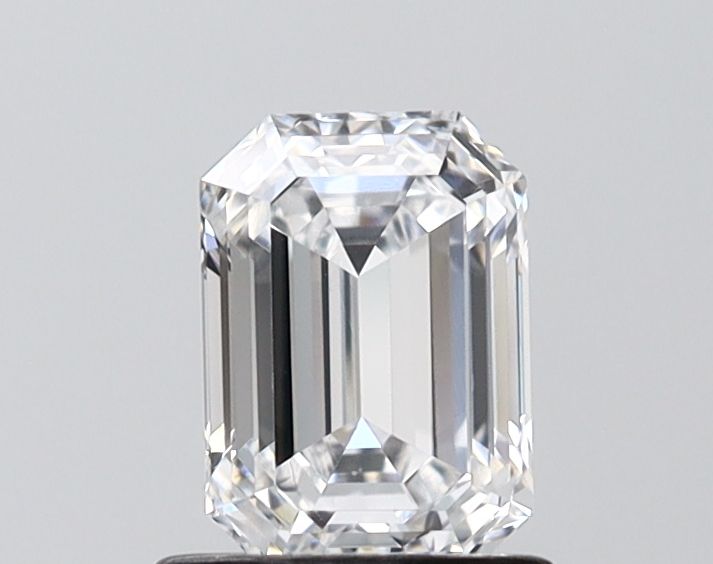 1.02 ct. emerald Lab Grown Diamond front image