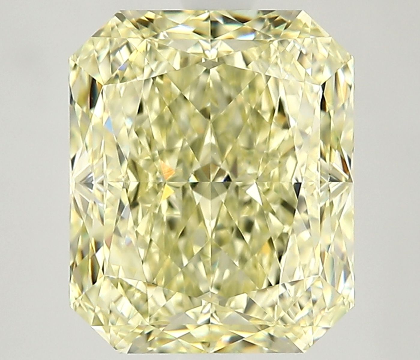 3.71 ct Radiant diamond