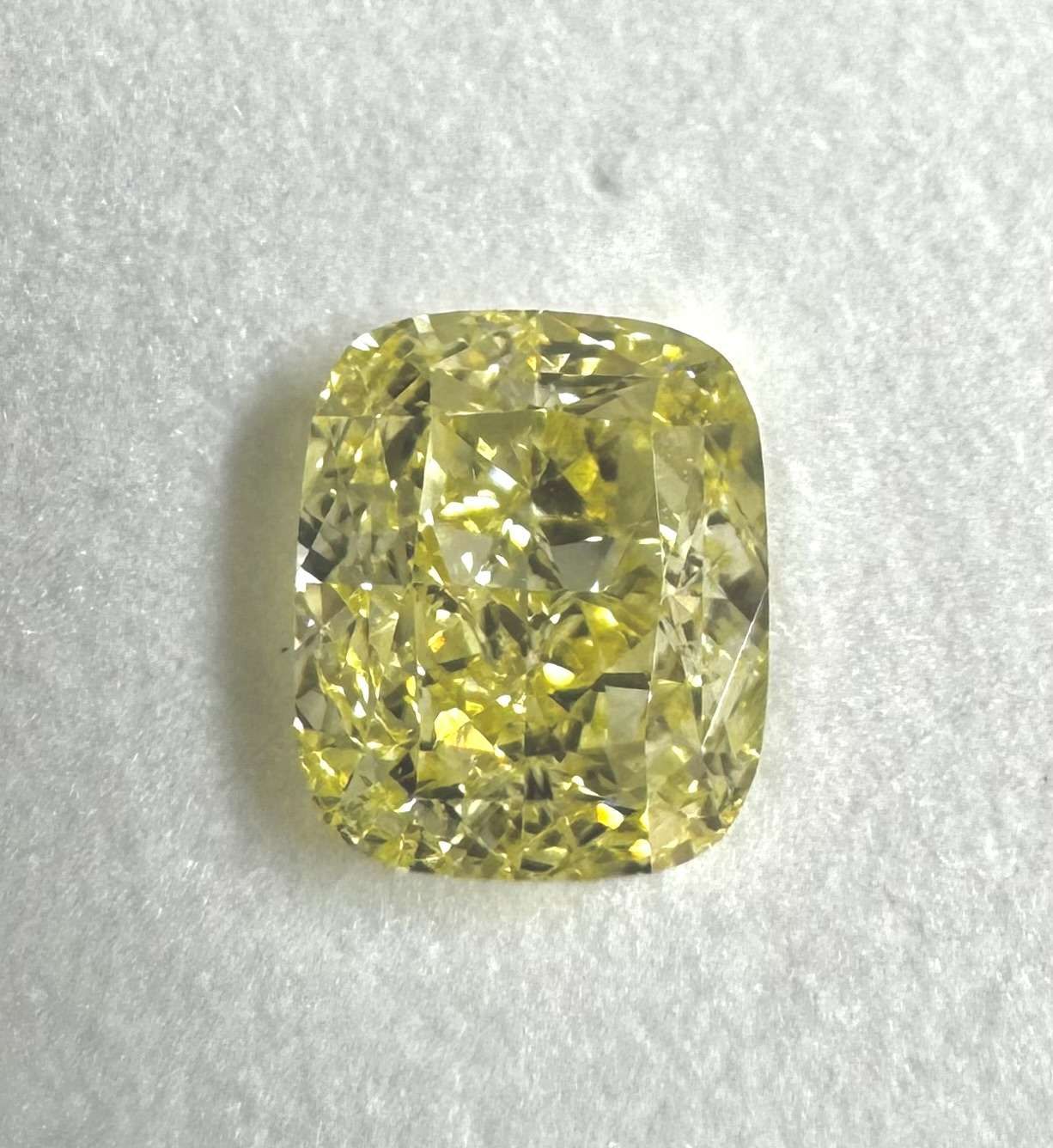 1.6 Carat Cushion brilliant Diamond Fancy  Yellow VS2