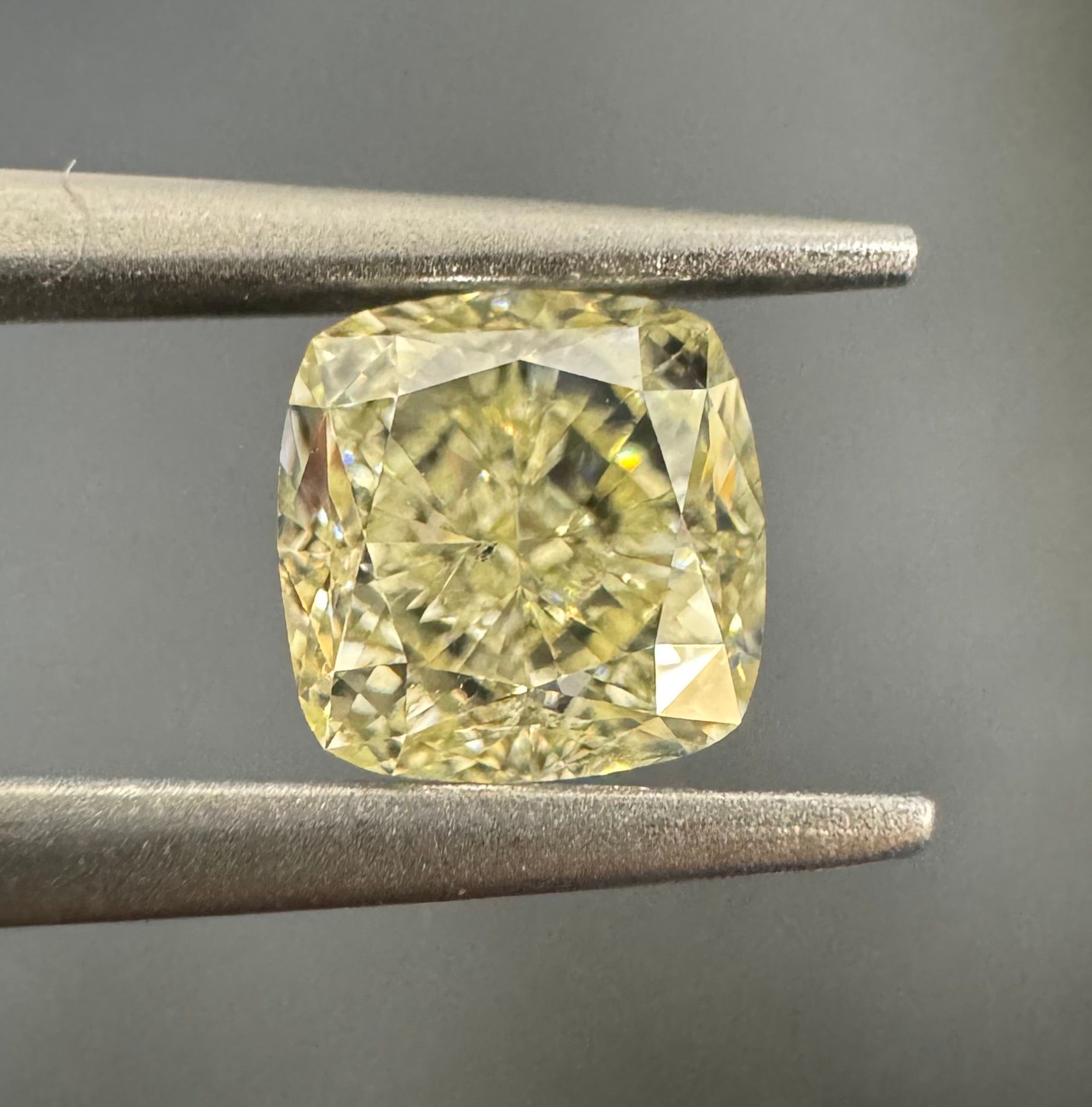 1.01 Carat Cushion brilliant Diamond M VS2