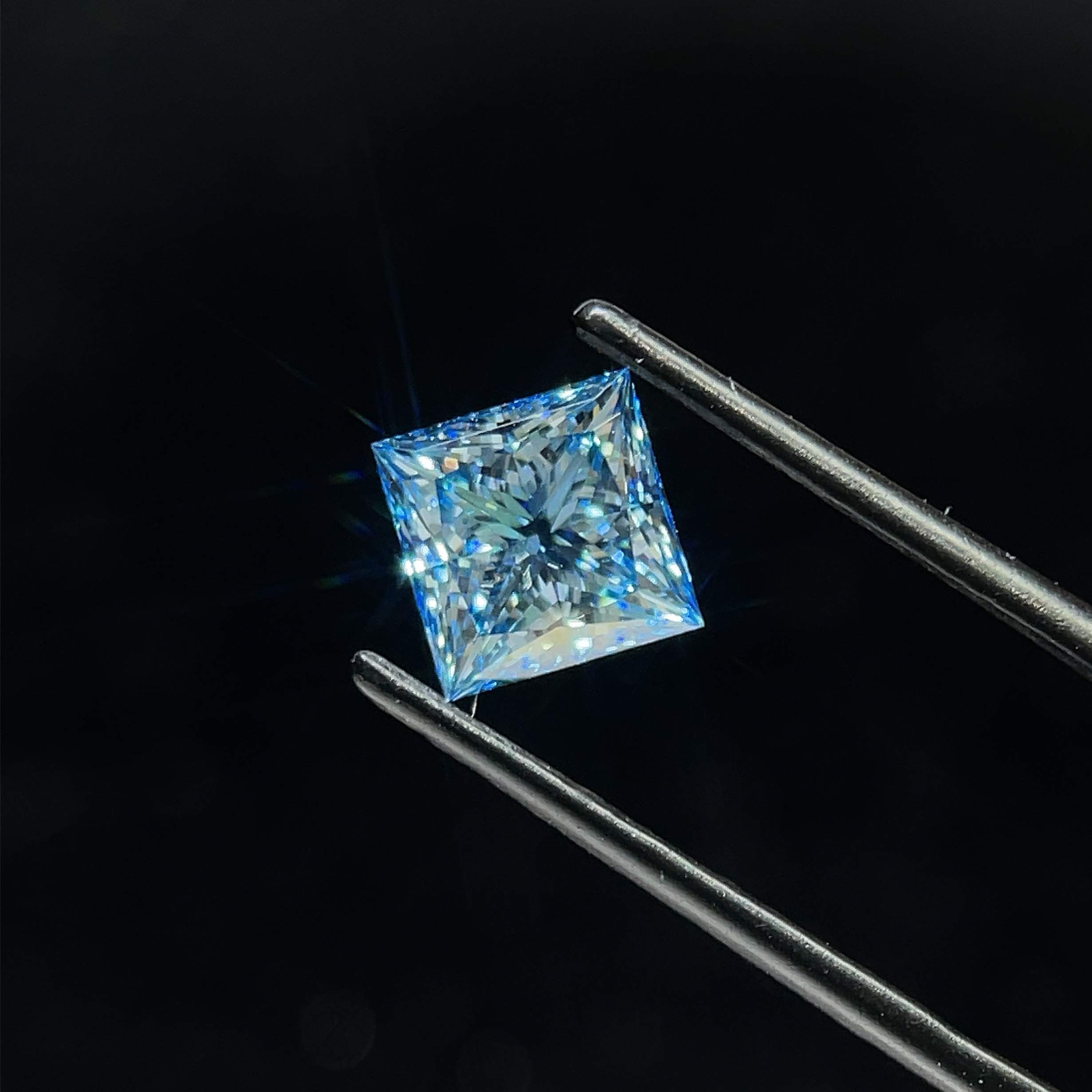 2.09 ct. princess Lab Grown Diamond front image