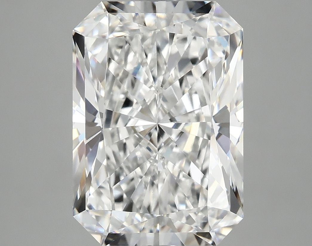 4.74 ct. radiant Lab Grown Diamond front image