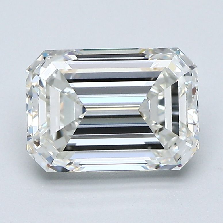 2.20 ct Emerald diamond
