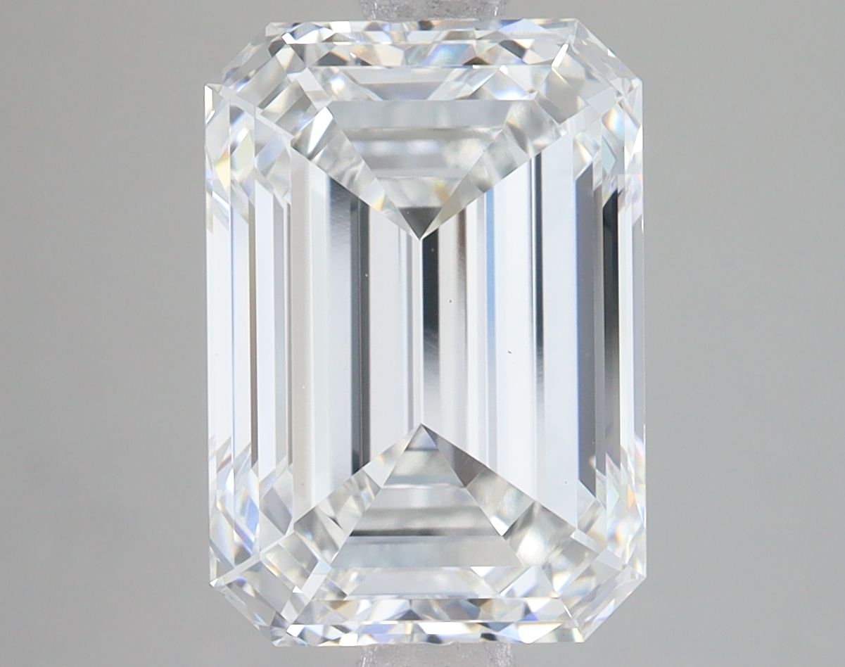 5.27 ct. emerald Lab Grown Diamond front image