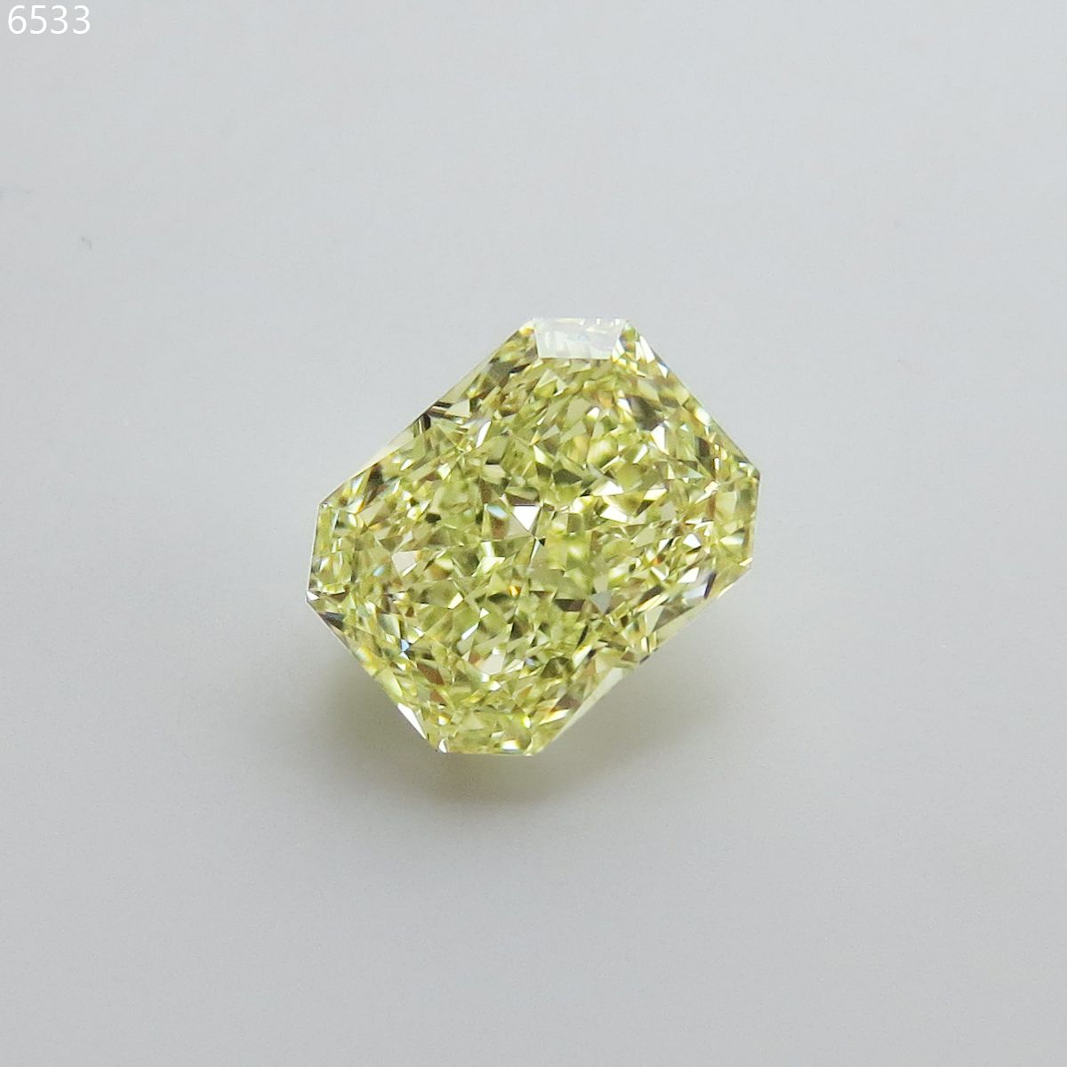 3.01 ct Radiant diamond