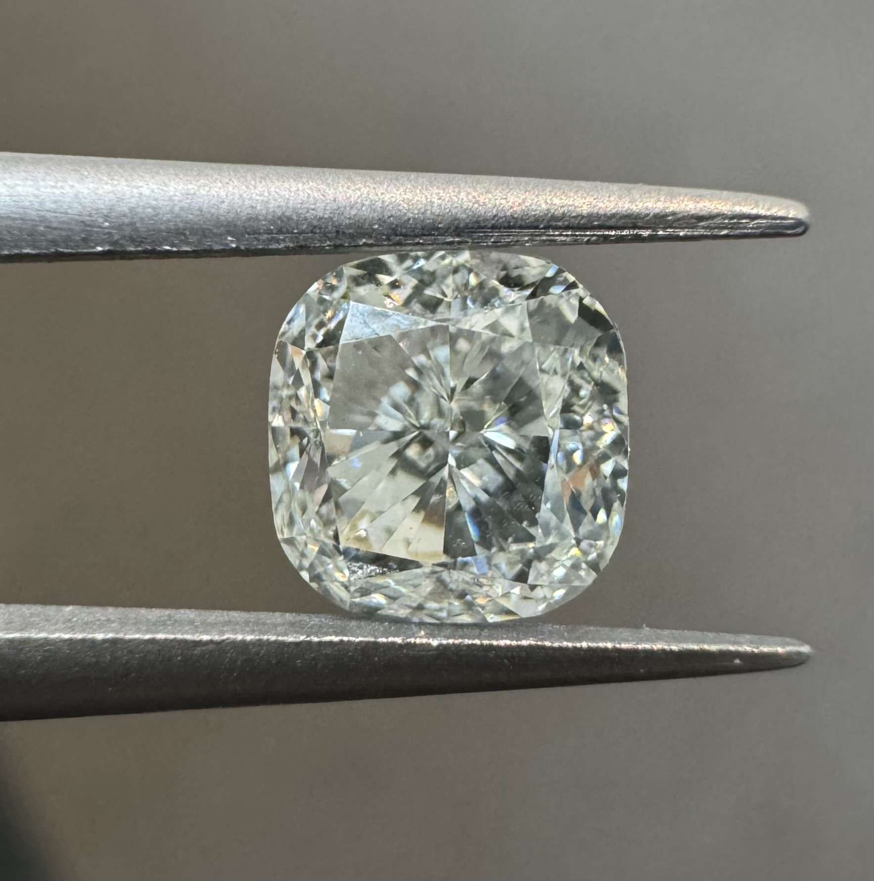 1.01 Carat Cushion brilliant Diamond Very Light Green VVS1