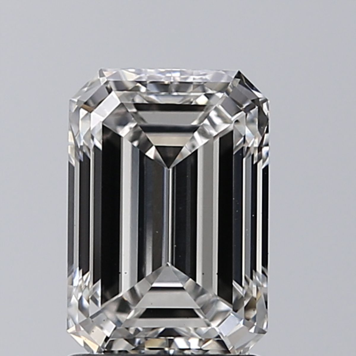 1.70 ct. emerald Lab Grown Diamond front image