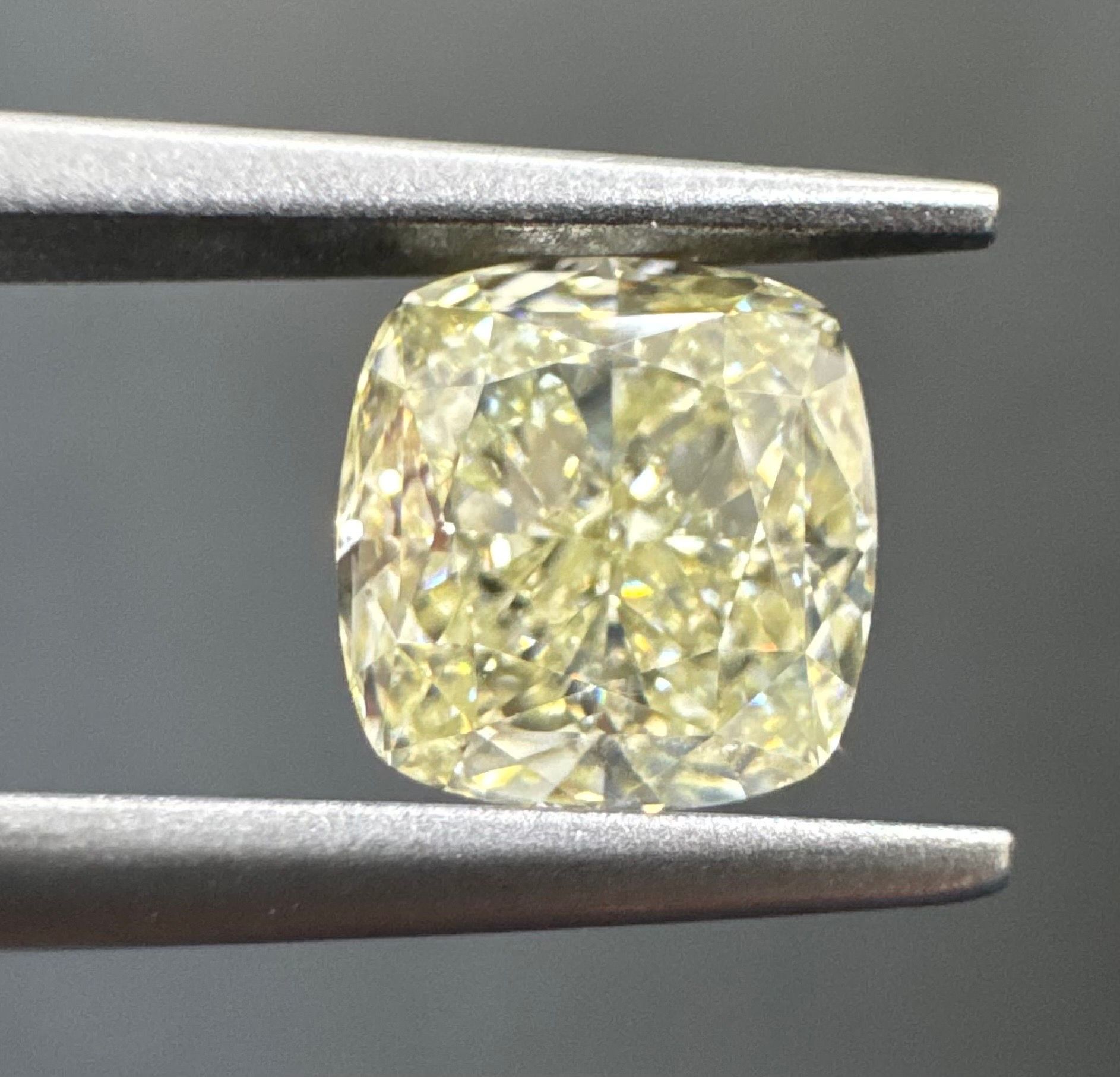 1.34 Carat Cushion brilliant Diamond M VS2