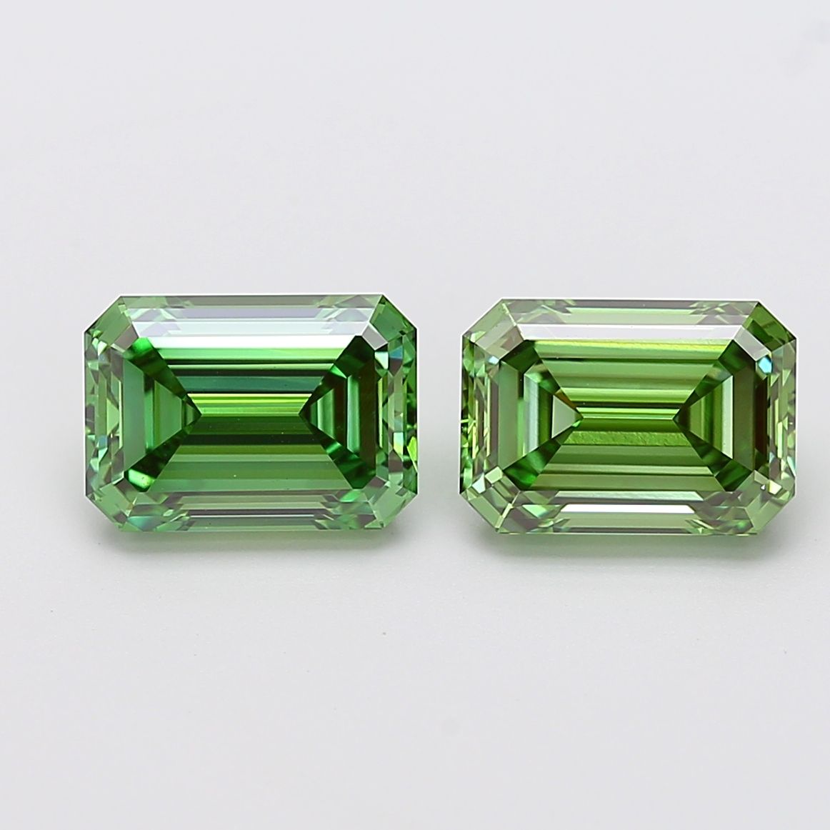 3.04 ct. emerald Lab Grown Diamond front image