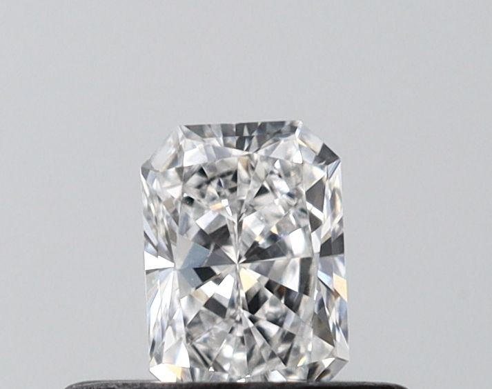 0.33 ct lab-grown Radiant Diamond