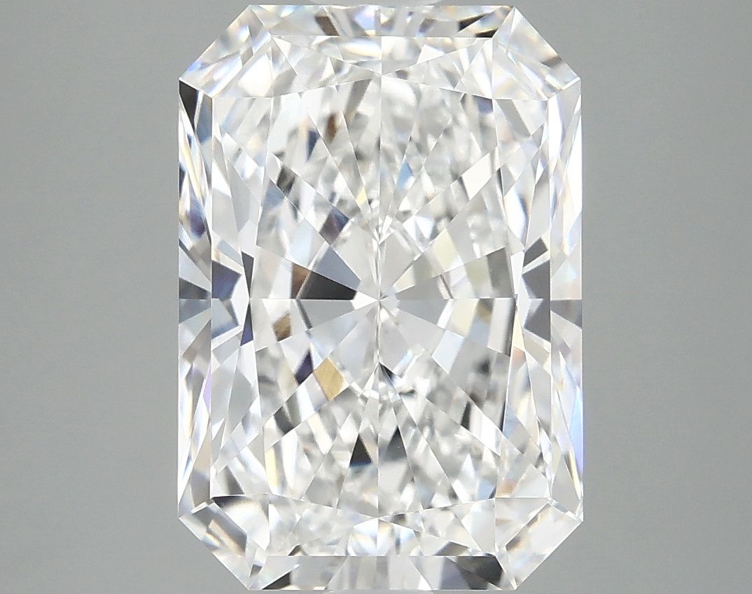 4.87 ct. radiant Lab Grown Diamond front image