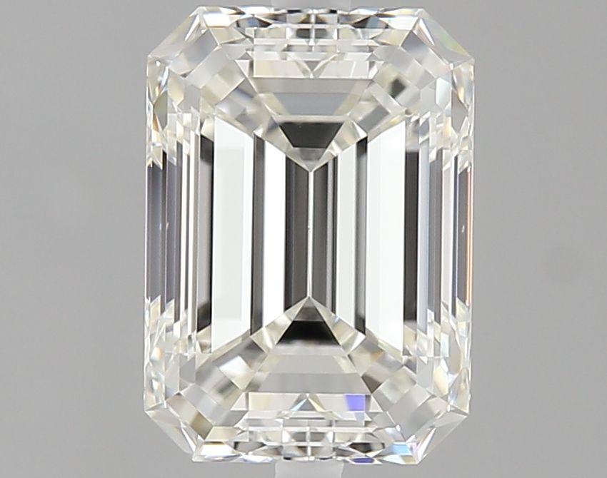 1.70 ct Emerald diamond