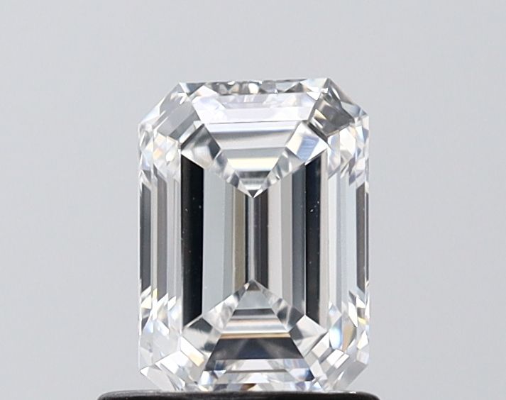1.02 ct. emerald Lab Grown Diamond front image