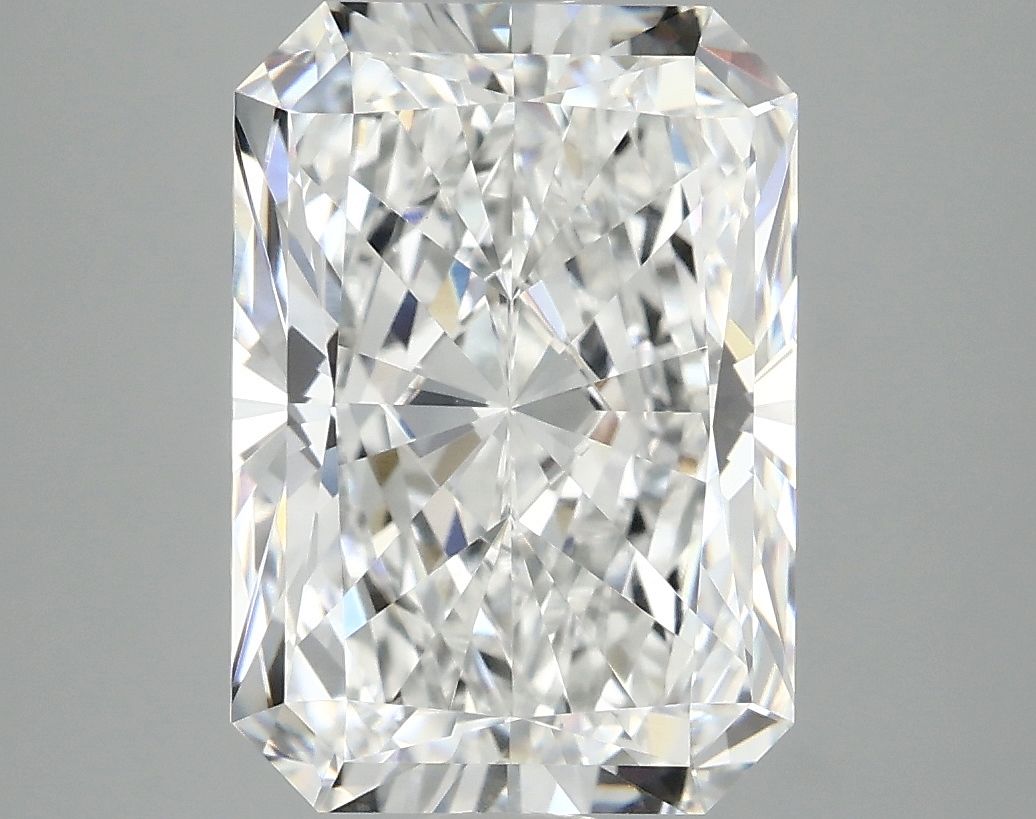 4.96 ct. radiant Lab Grown Diamond front image