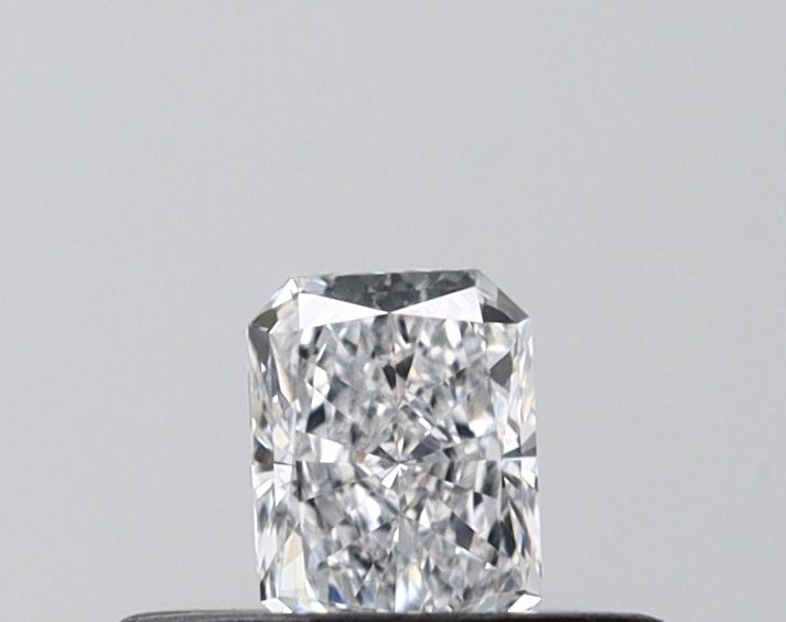 0.21ct Radiant diamond