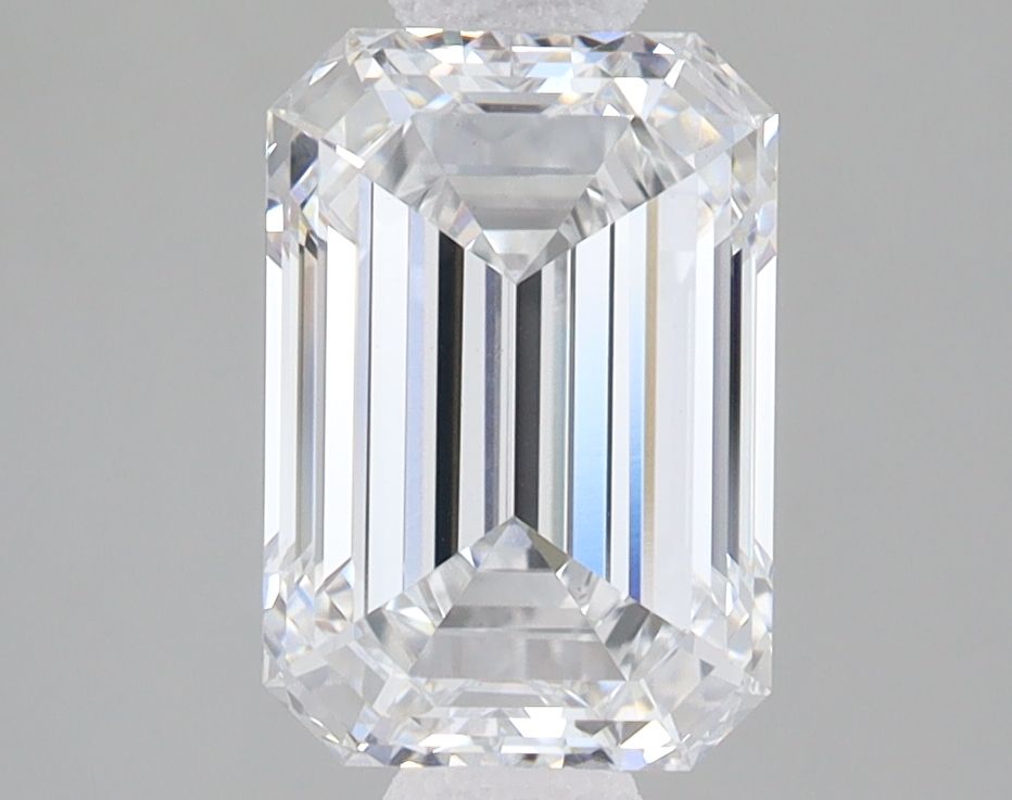 2.57 ct. emerald Lab Grown Diamond front image