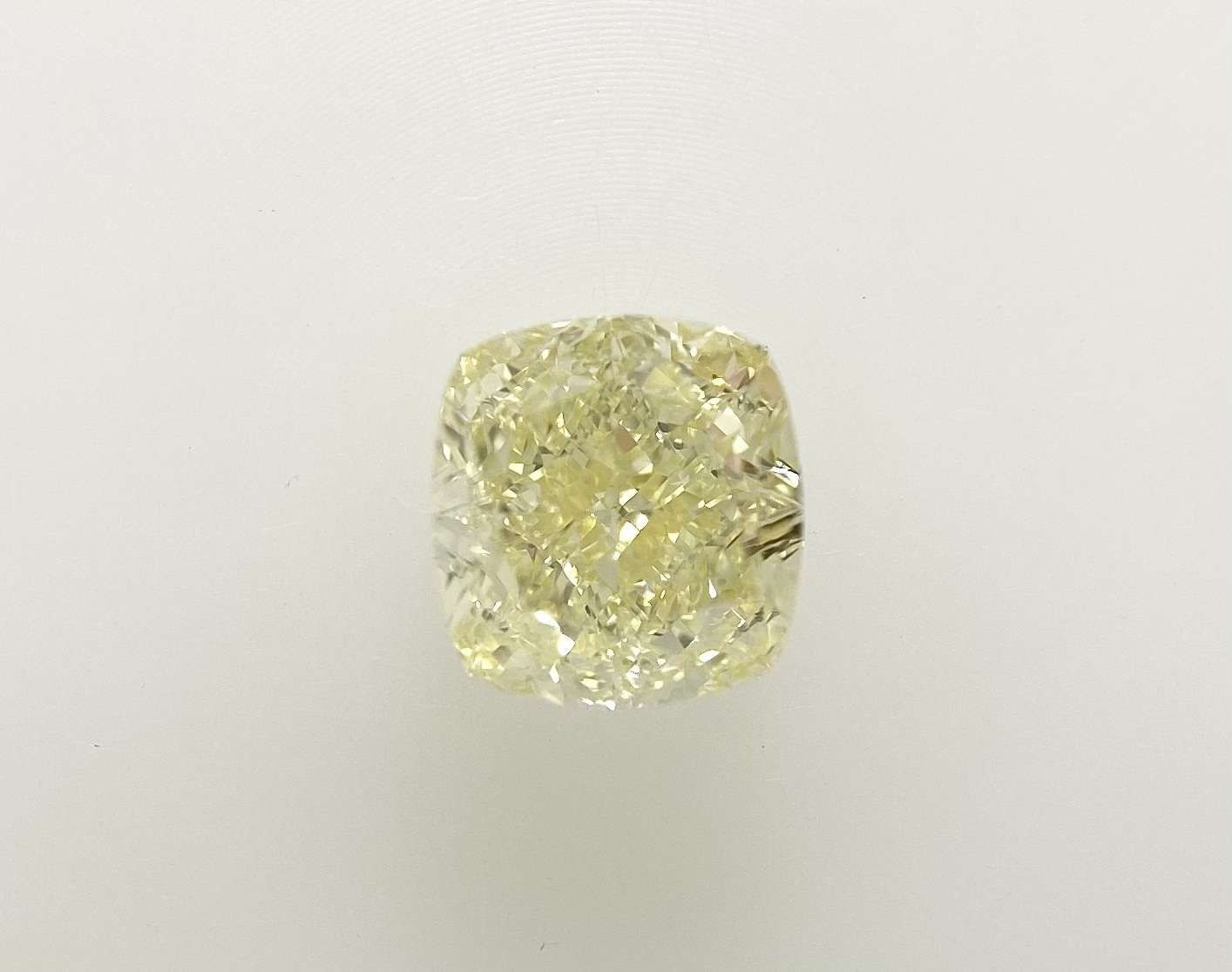 1 Carat Cushion brilliant Diamond Fancy Light Yellow VVS2