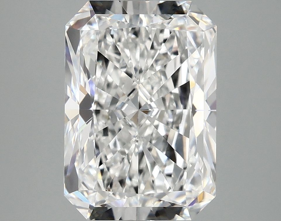 3.94 ct. radiant Lab Grown Diamond front image