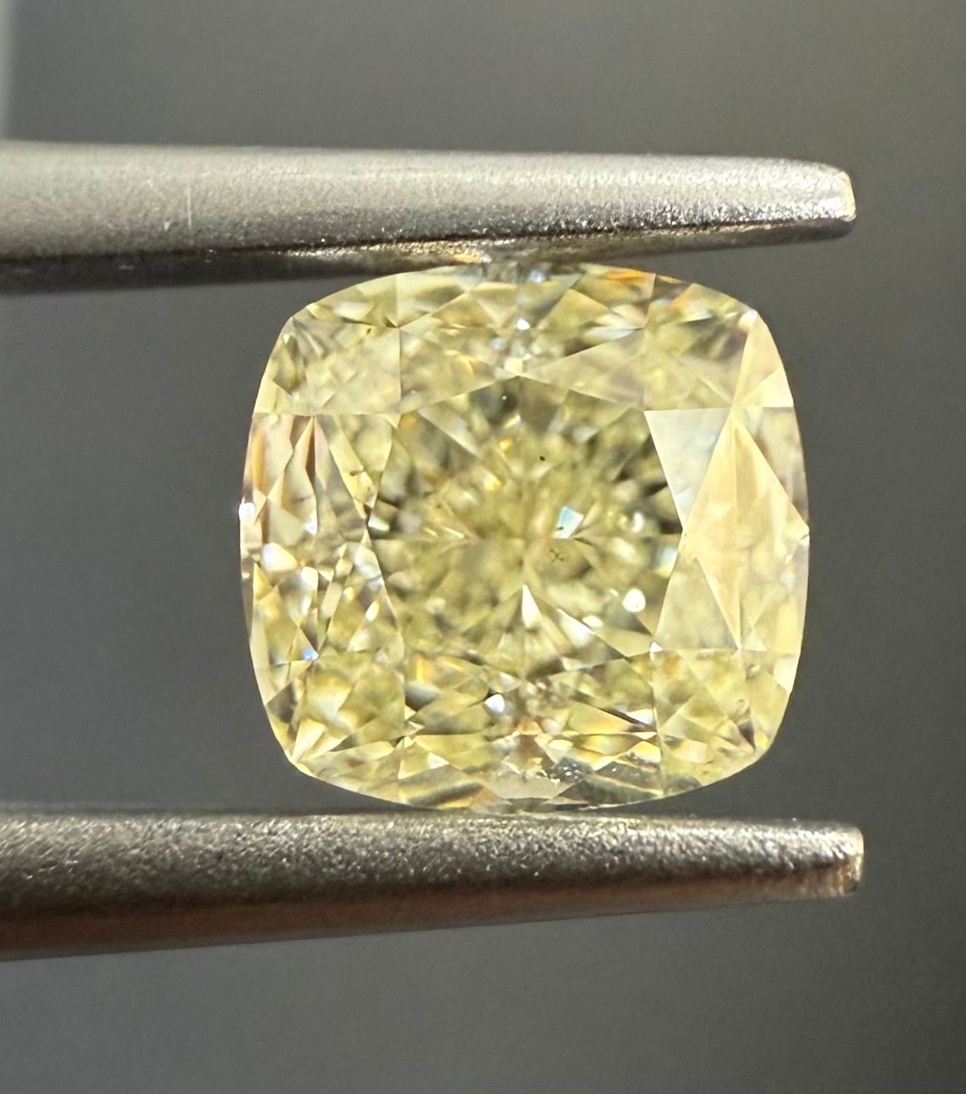 1.01 Carat Cushion brilliant Diamond M VS2