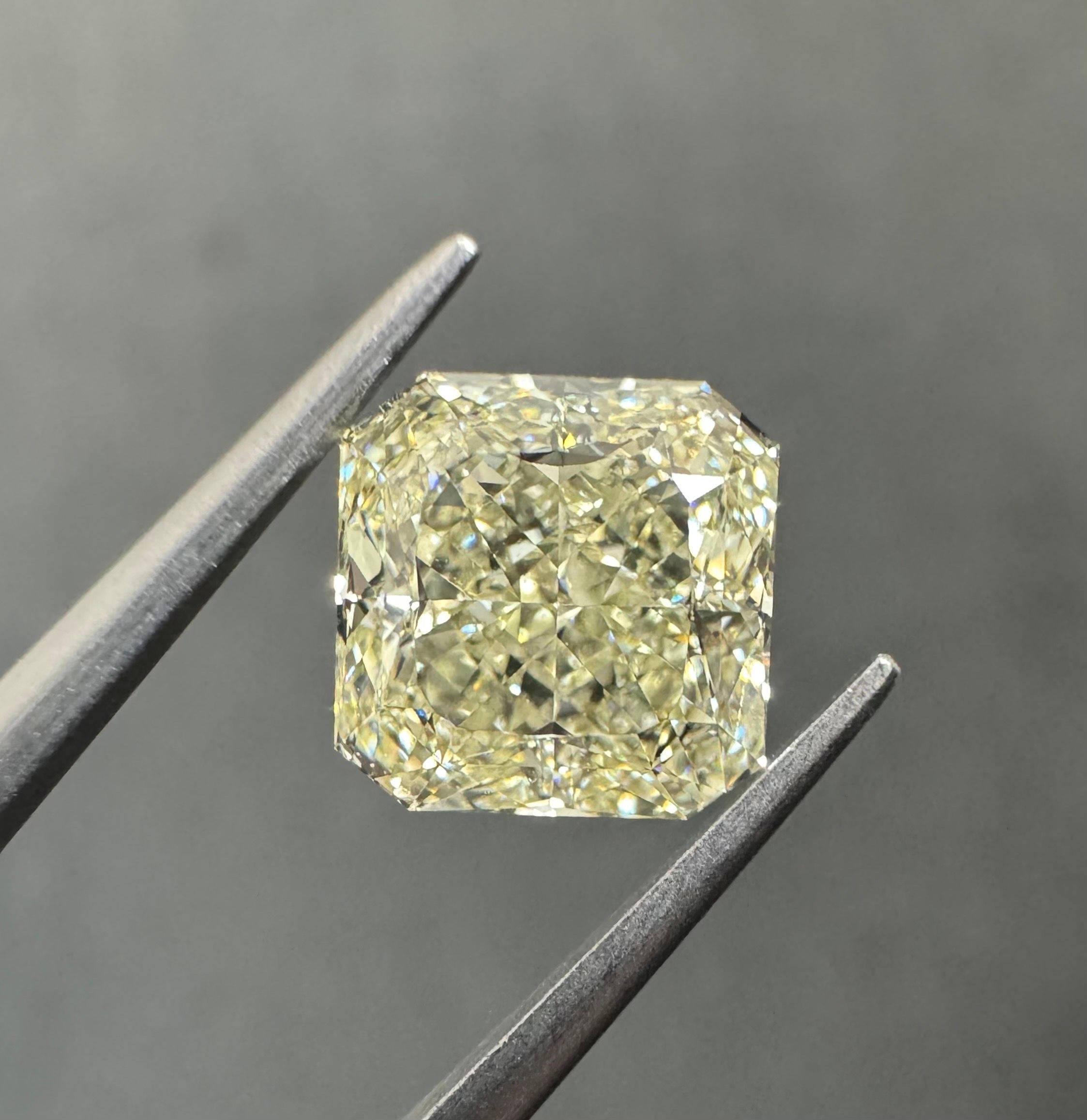 3.02 Carat Radiant Diamond S-T VS2