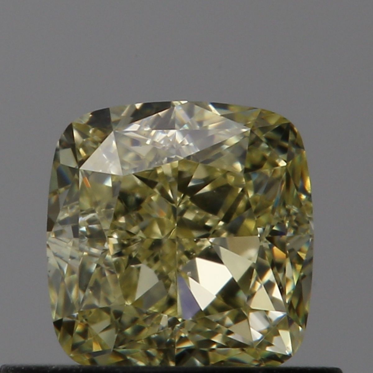 0.64 ct Cushion Brilliant diamond