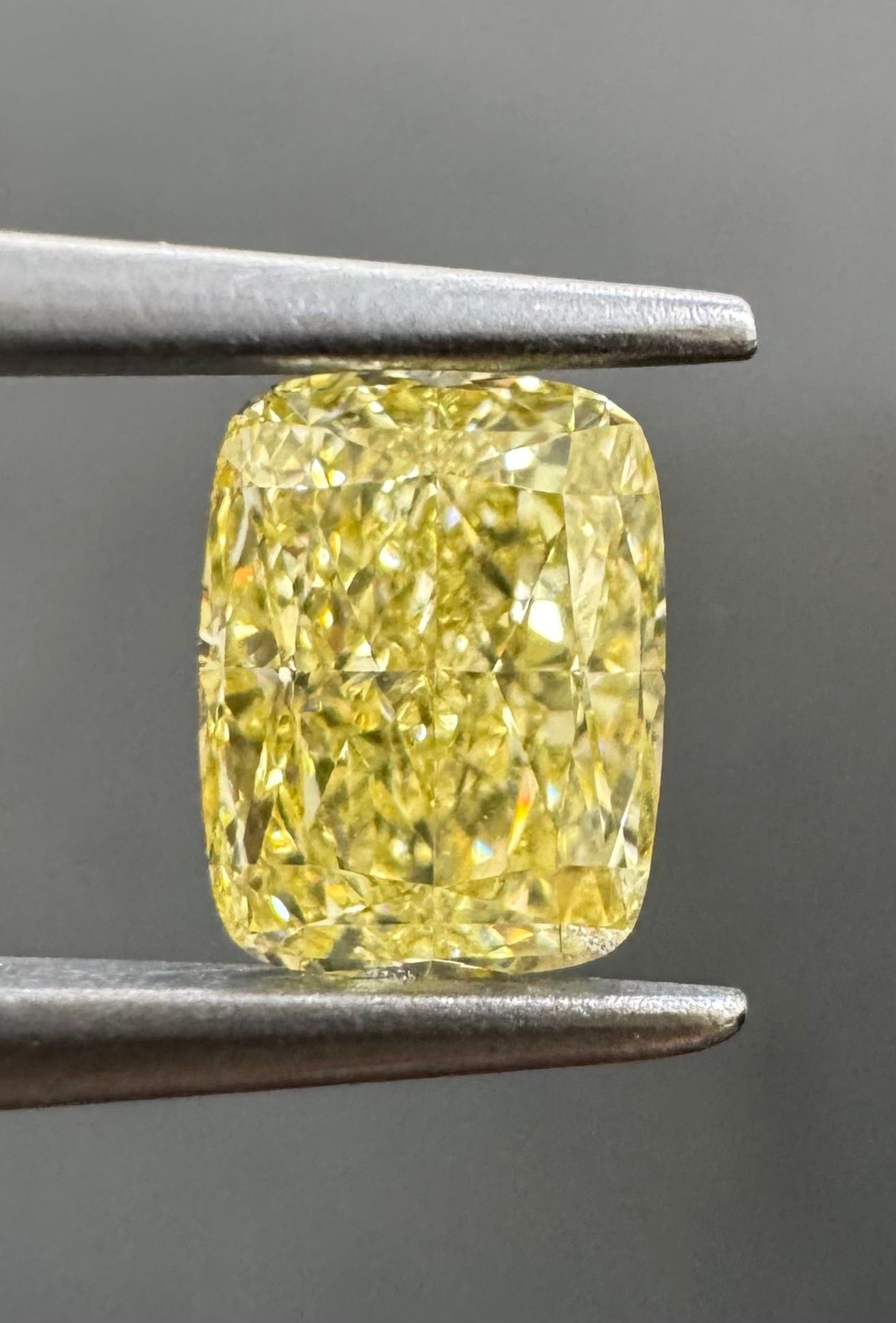 1.01 ct Cushion Brilliant diamond