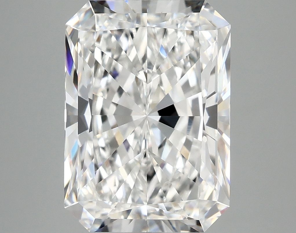 4.87 ct. radiant Lab Grown Diamond front image