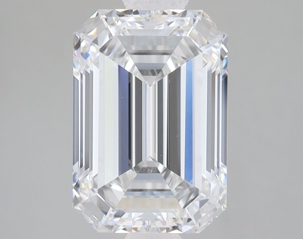 3.20 ct. emerald Lab Grown Diamond front image