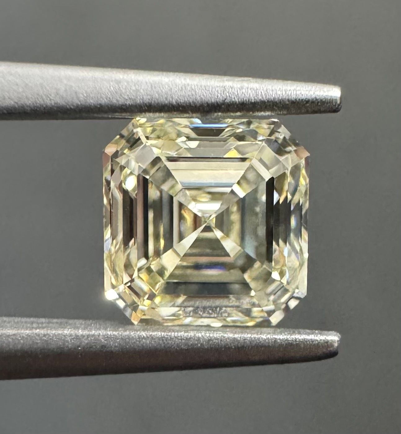 1.01 Carat Square emerald Diamond M VVS1