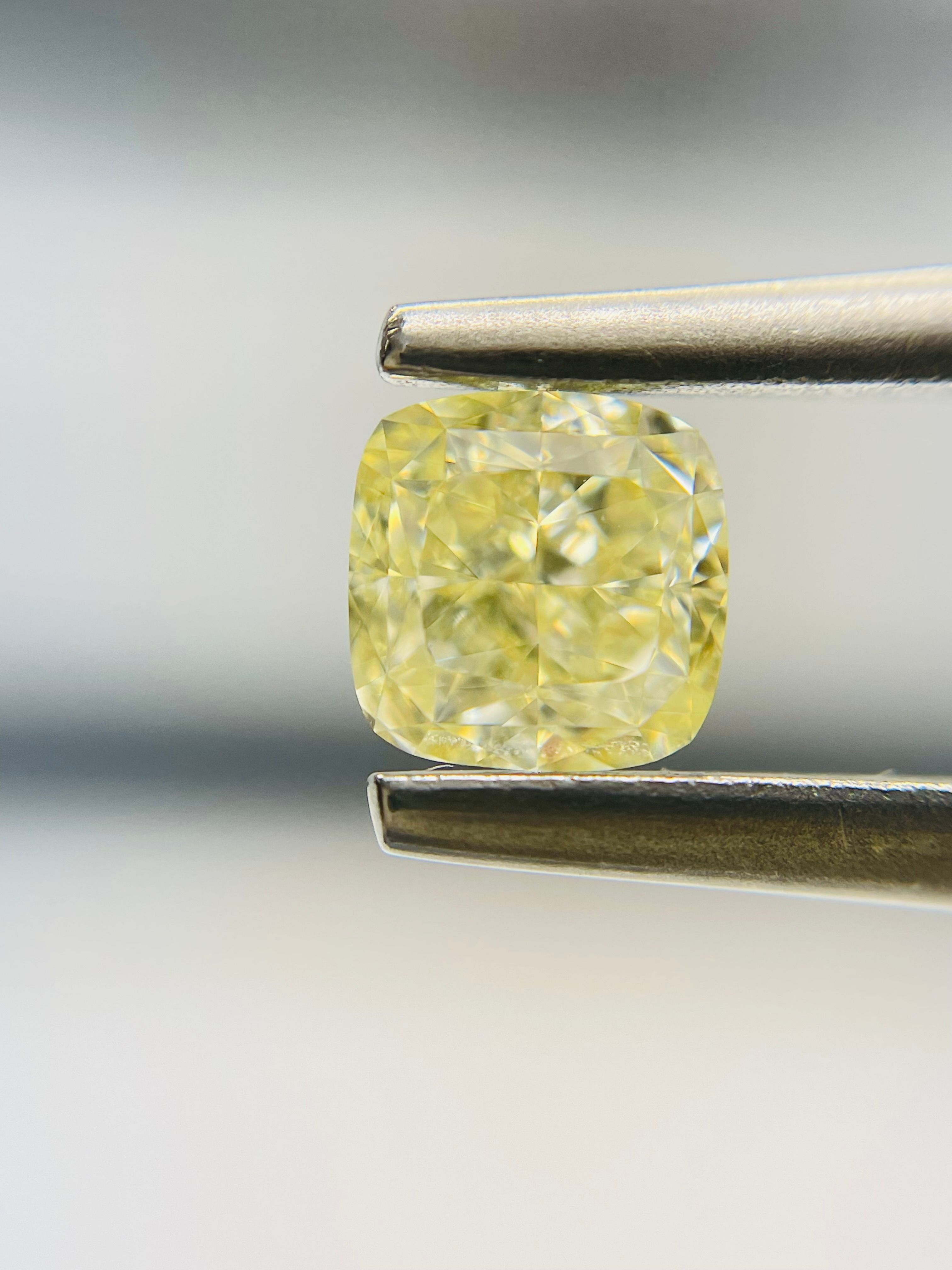 1 Carat Cushion modified Diamond Fancy Light Yellow SI1