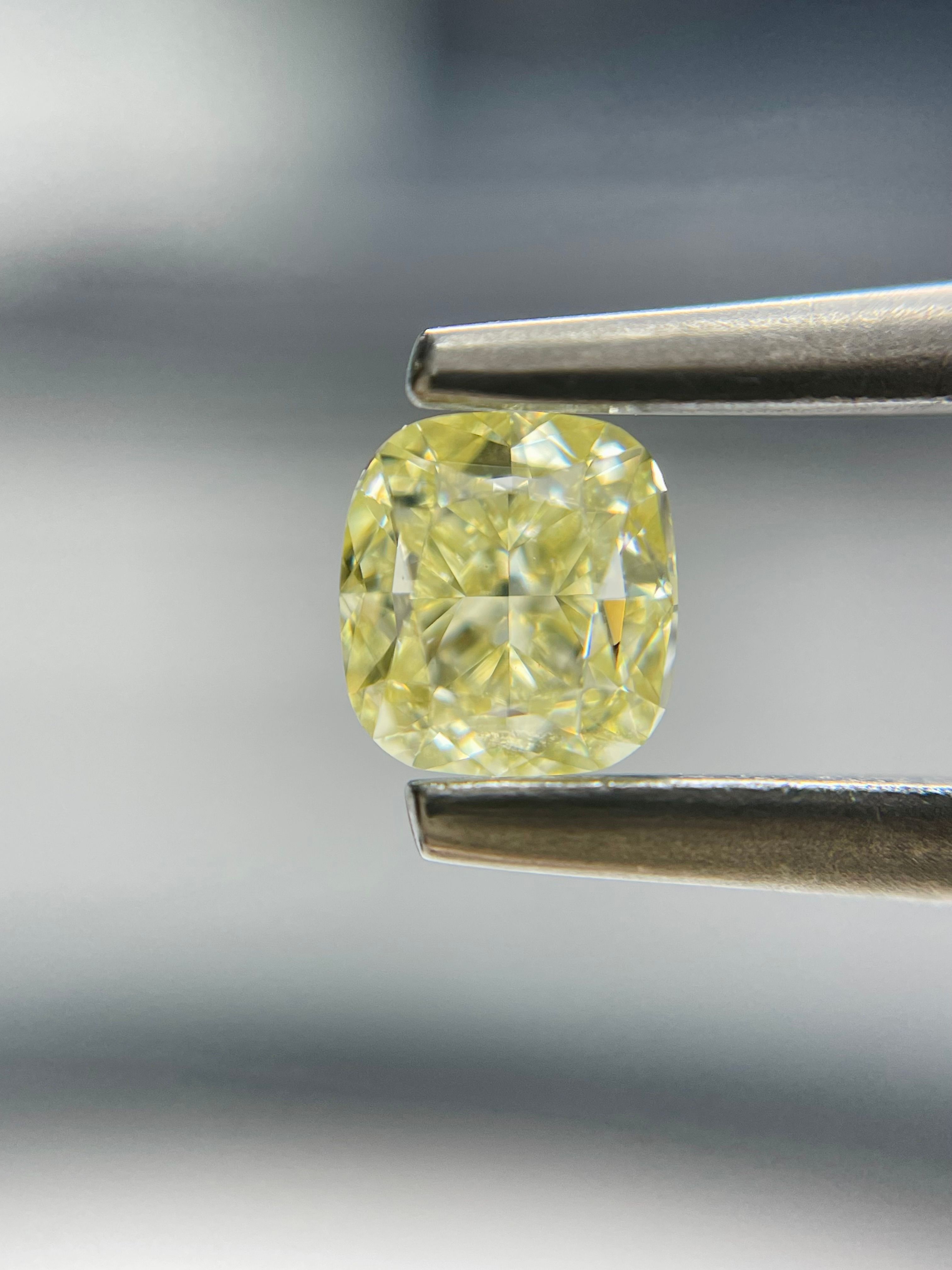 1.01 Carat Cushion modified Diamond Fancy Light Yellow VS1