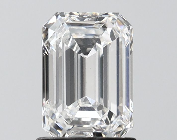 1.39 ct. emerald Lab Grown Diamond front image