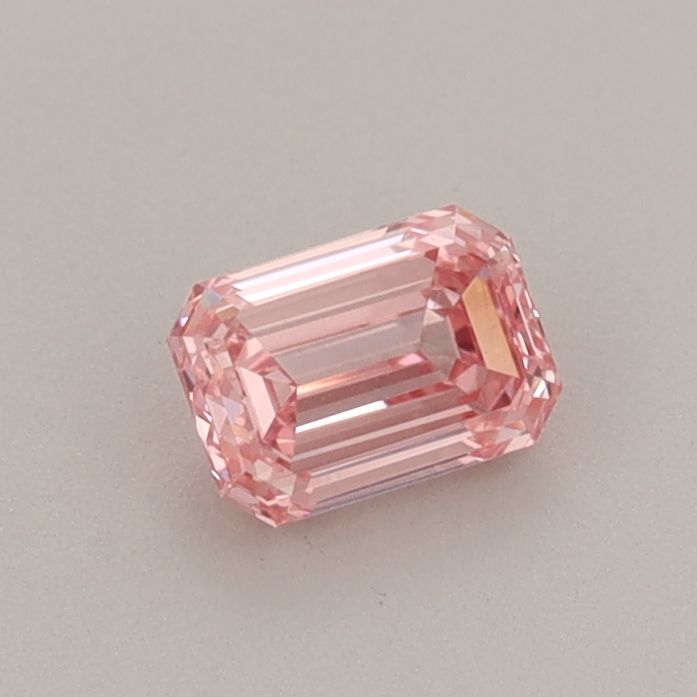 0.41 ct Emerald diamond