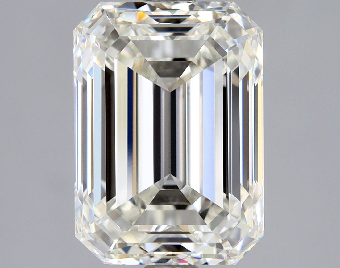 3.01 ct Emerald diamond