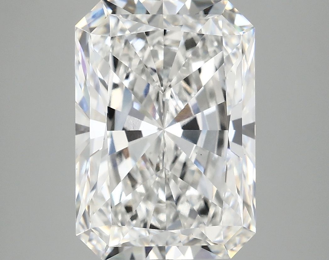 5.08 ct. radiant Lab Grown Diamond front image
