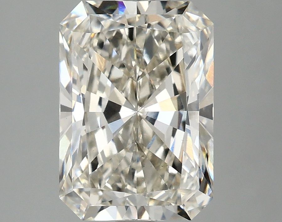 3.1 ct lab-grown Radiant Diamond