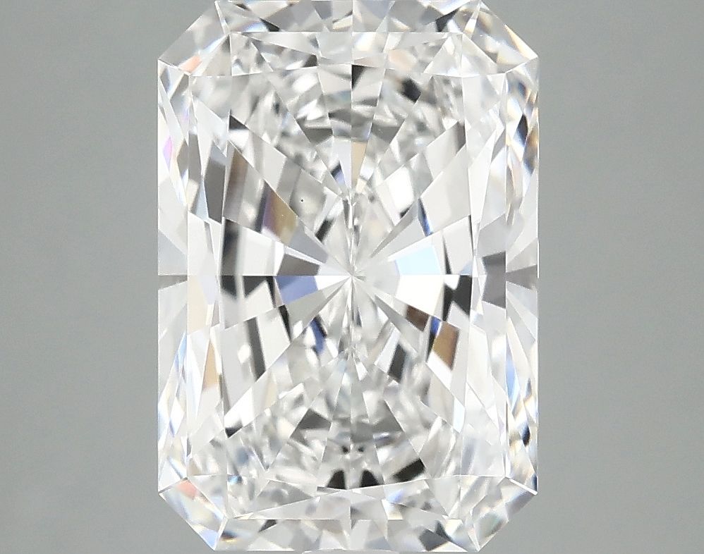 3.94 ct. radiant Lab Grown Diamond front image