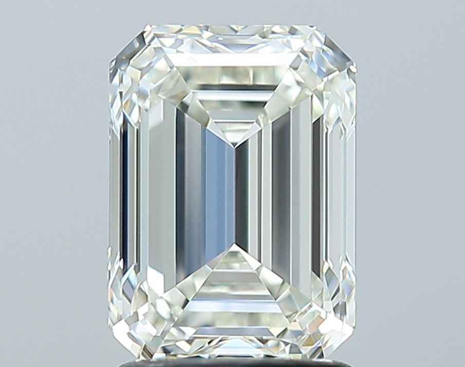 2.01 ct Emerald diamond